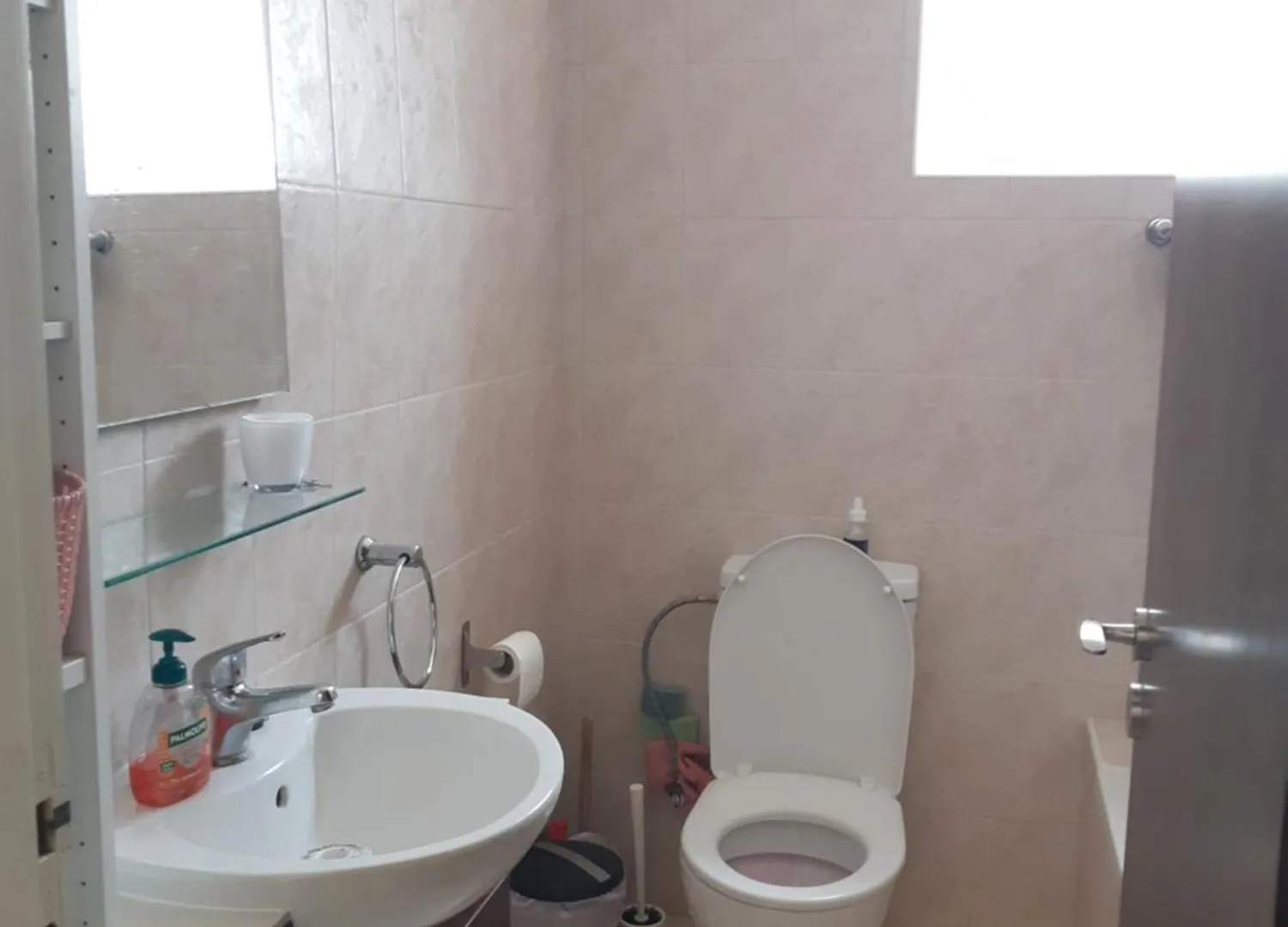Cozy Apartment 라르나카 0*,